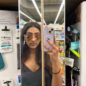 Meet your Posher, Riya